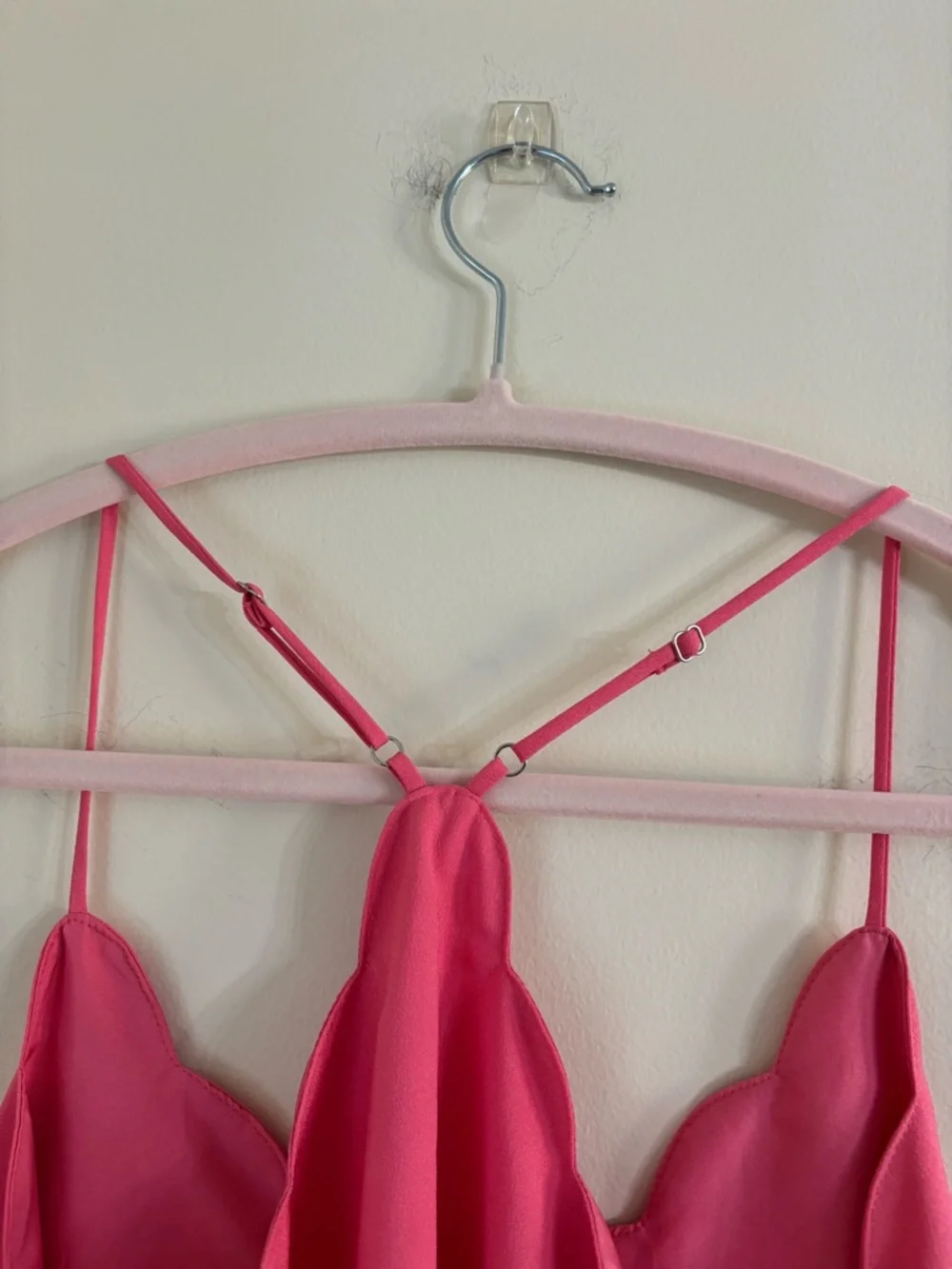 J Crew Bright Pink Scalloped V Neck Crepe Camisole Size 2